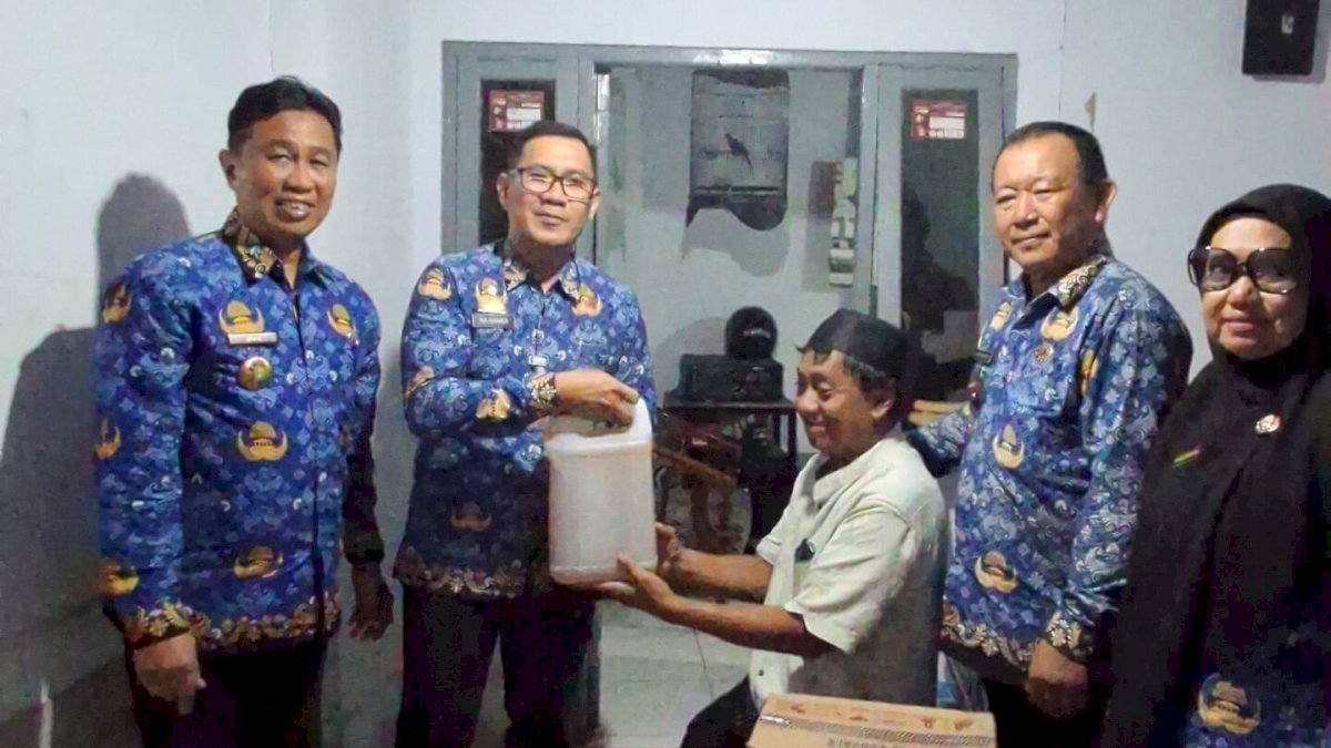 Pemkot Salurkan 161 Paket Sembako untuk Lansia, Sekda: Bentuk Perhatian Nyata Pemerintah