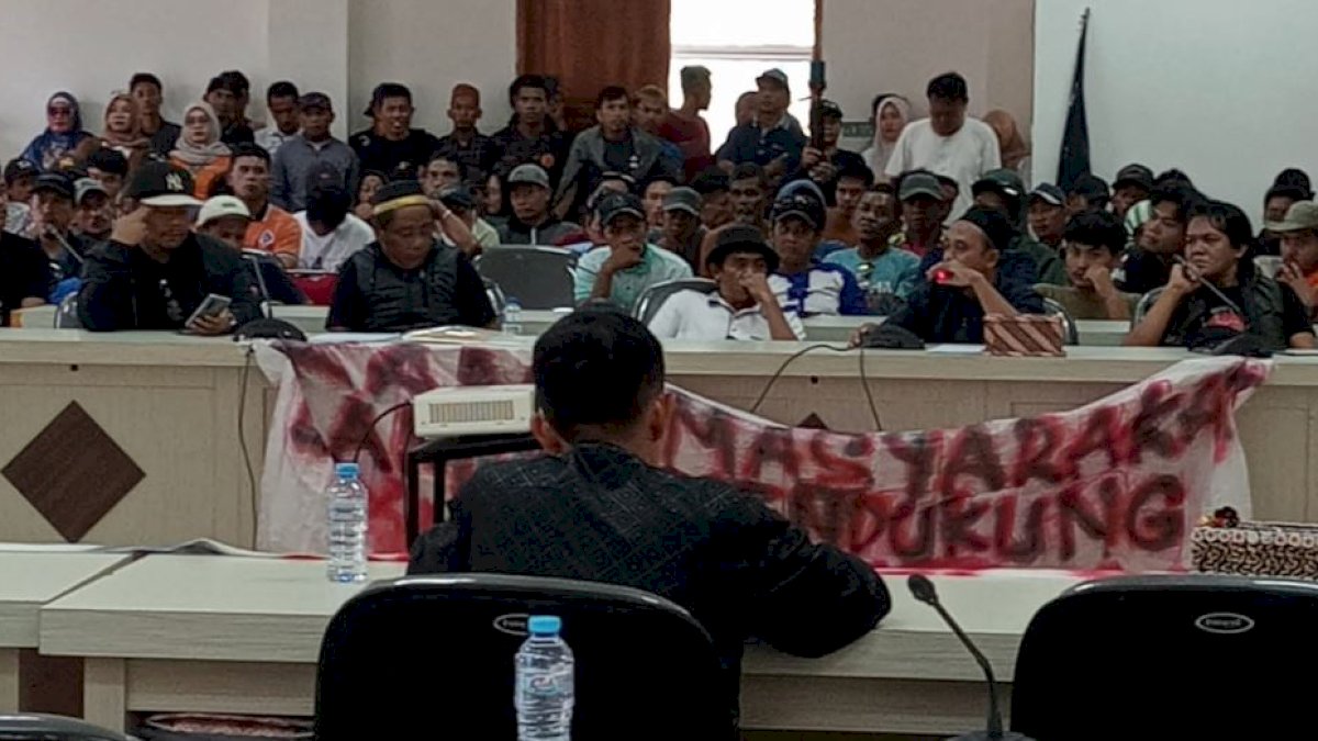 Dukungan Investasi PT IHIP, Warga Sampaikan Aspirasi ke DPRD