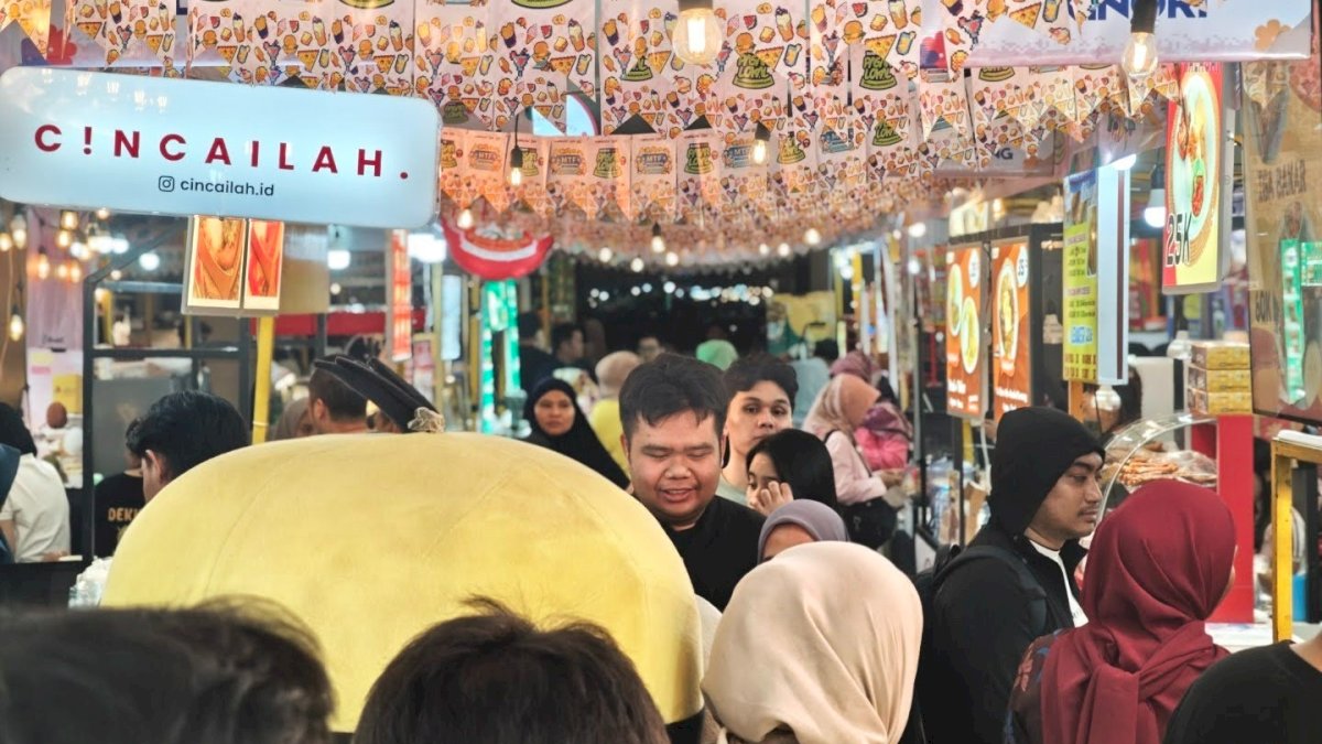 Kolaborasi CIMB Niaga, MTF Market December Festive Siapkan Doorprize Emas Harian