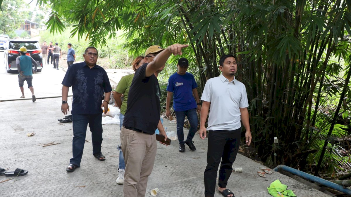 Tasming Hamid Turun Langsung Pantau Perbaikan Jalan dan Penataan Masjid Terapung di Parepare