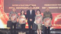 Bapenda Kota Makassar Berikan Penghargaan Sinergitas dan Kelurahan Berprestasi di Tax Award 2025