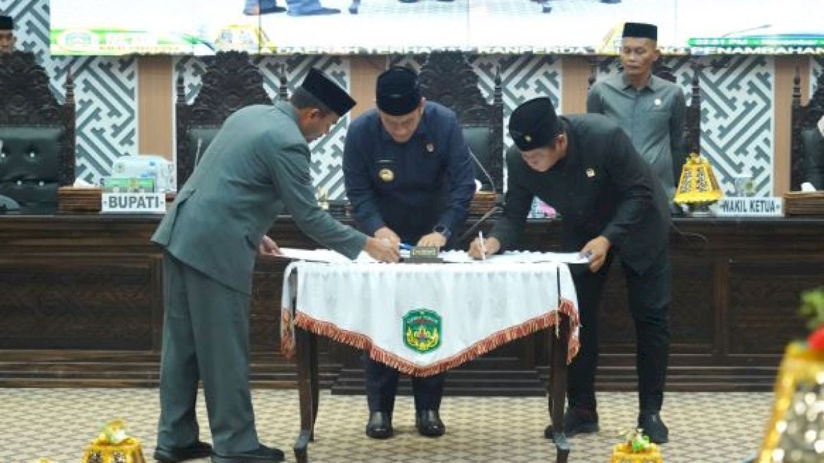 Bupati Luwu Timur Sampaikan Pendapat Akhir Ranperda Penyertaan Modal 