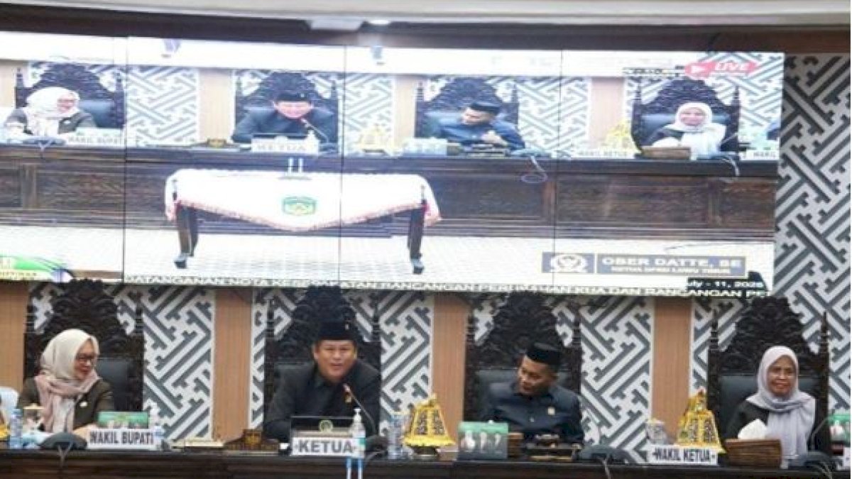 Fraksi DPRD Luwu Timur Sampaikan Pendapat Akhir Lima Ranperda Prioritas
