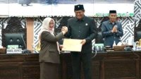Wakil Ketua DPRD Saksikan Penyerahan Empat Ranperda