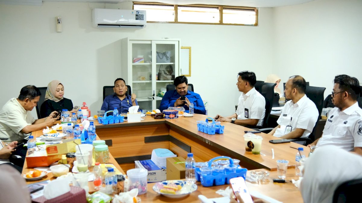 Bapenda Makassar Paparkan Target dan Strategi Peningkatan PAD 2025–2026 di Hadapan Komisi B DPRD