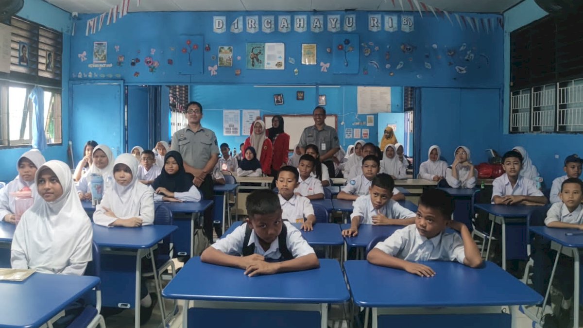 Penyuluhan Hukum di SMPN 48 Makassar, Kemenkum Sulsel Ingatkan Risiko Medsos
