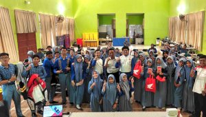Asmo Sulsel Terus Gencarkan Edukasi Safety Riding hingga SMKN 1 Kendari