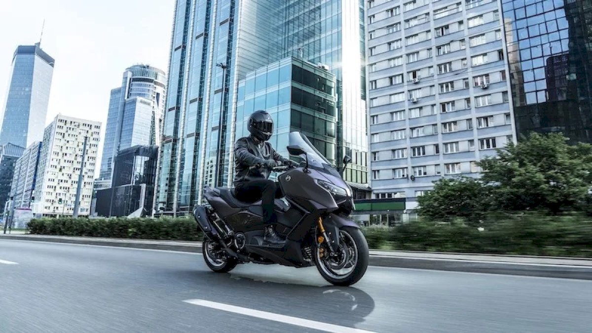 Skutik Premium Legendaris Yamaha TMAX Kini Hadir di Indonesia
