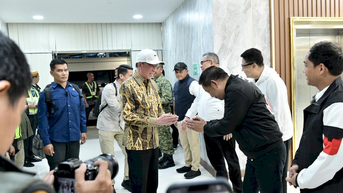 Hadiri Rakernas PSI, RMS dan Wagub Fatmawati Sambut Jokowi di Makassar