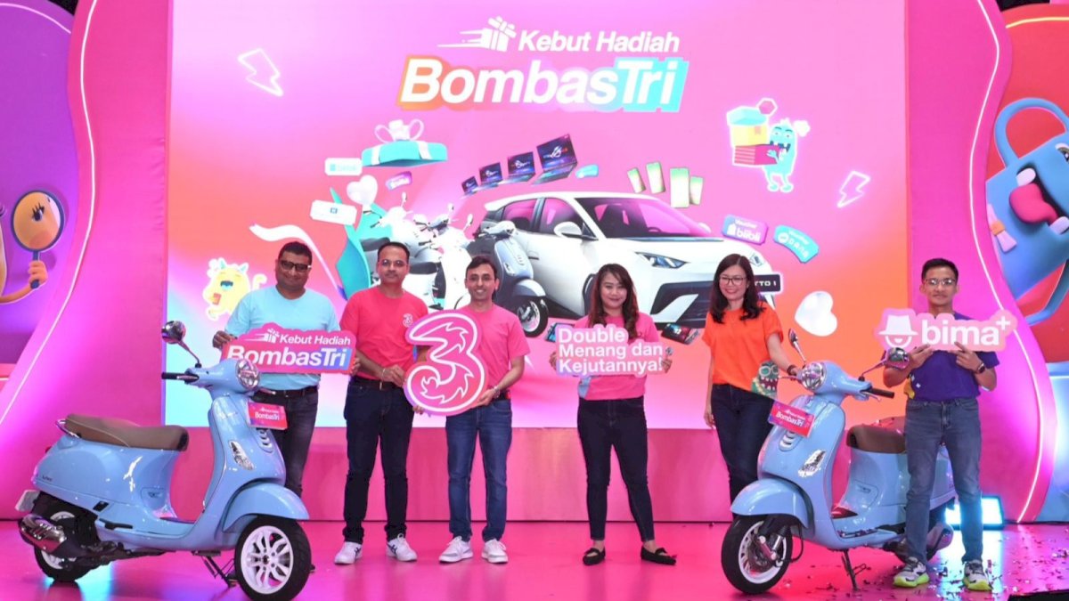 Kebut Hadiah BombasTri Bagi Hadiah Bagi Pelanggan Seluruh Indonesia