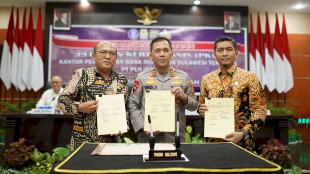 PLN UIP Sulawesi dan Polda Sulteng Tanda Tangan Pedoman Kerja Teknis. Foto: Istimewa.