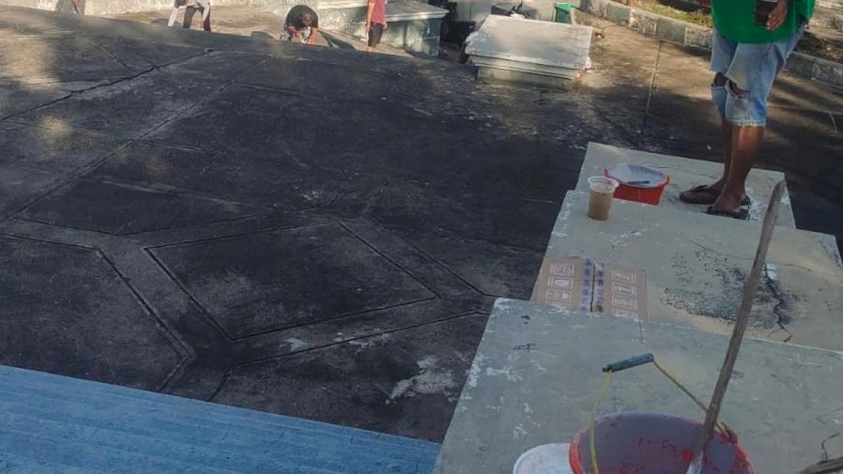 Jelang Ramadan, ASN Pemkot Parepare Bahu Membahu Benahi Masjid Agung