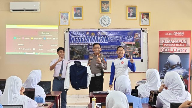 Asmo Sulsel edukasi safety riding di SMAN 5 Parepare. Foto: Istimewa.