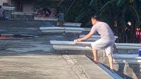 Jelang Ramadan, ASN Pemkot Parepare Bahu Membahu Benahi Masjid Agung