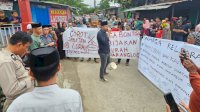 Dianggap Merugikan Warga, Lurah Parangloe Ali Topan Didesak Mundur