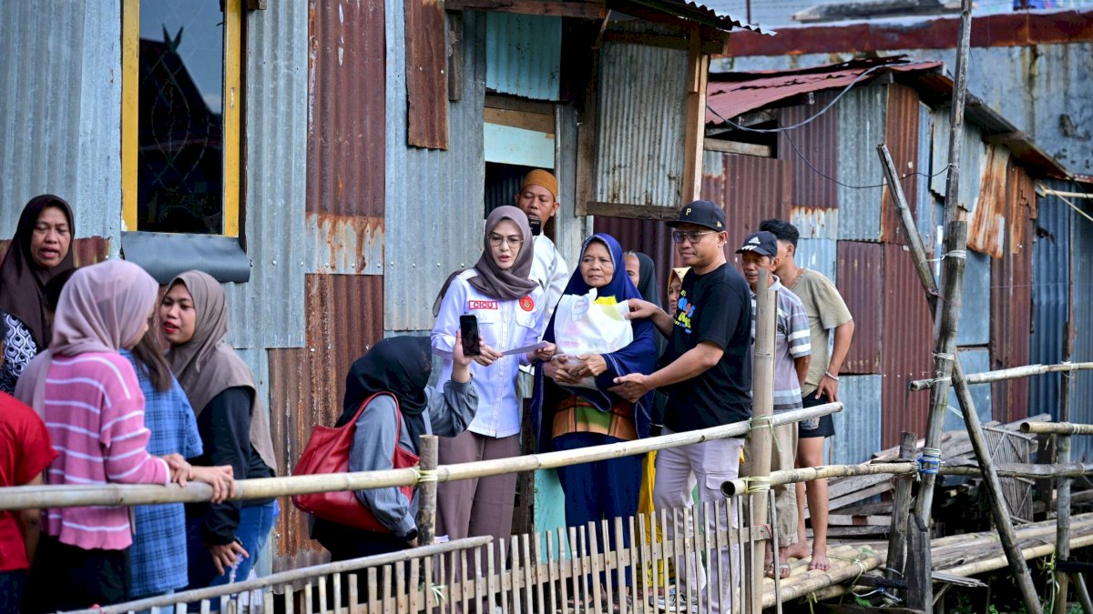 IKA Unhas Kembali Bergerak, Warga Banta-Bantaeng Terima Beras dan Uang Tunai