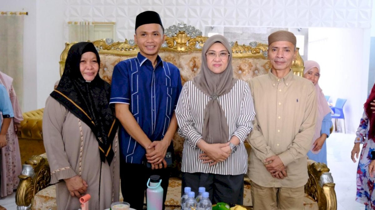 Silaturahmi Idulfitri, Bupati Gowa Sambangi Tokoh Masyarakat di Paccinongang