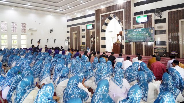 Tabligh akbar yang dihadiri Wabup Gowa Darmawansyah Muin. Foto: Istimewa.