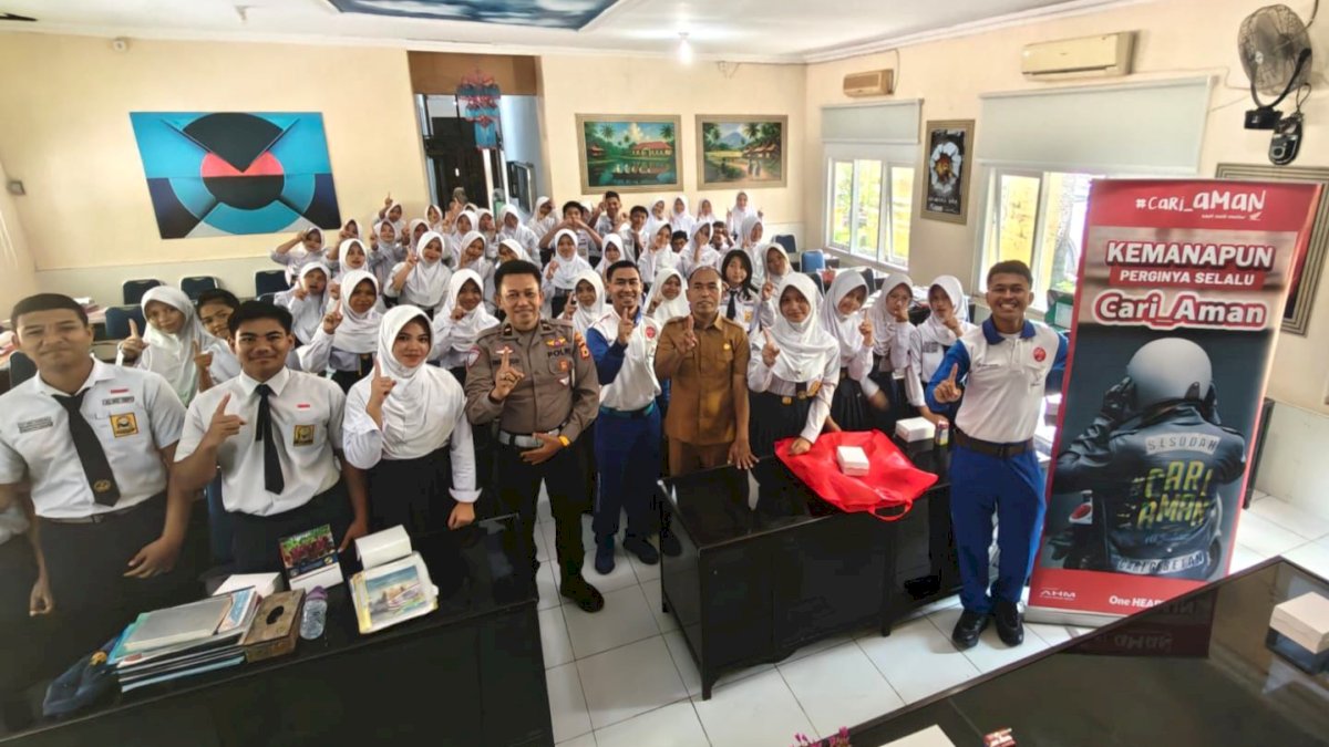 Asmo Sulsel Tanamkan Kesadaran Safety Riding Sejak Dini kepada Siswa SMPN 3 Sungguminasa