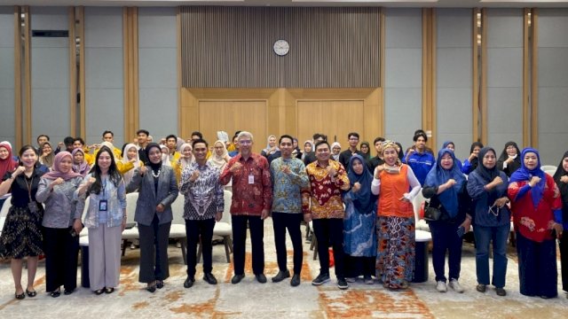 Edukasi literasi keuangan OJK Sulselbar kepada komunitas di Makassar. Foto: Istimewa.