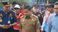 Tasming Hamid Tinjau Arus Mudik Laut di Pelabuhan Parepare