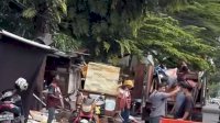 PKL di Mappayukki, Garuda, Rajawali Bongkar Lapak Secara Mandiri, Tanpa Konflik