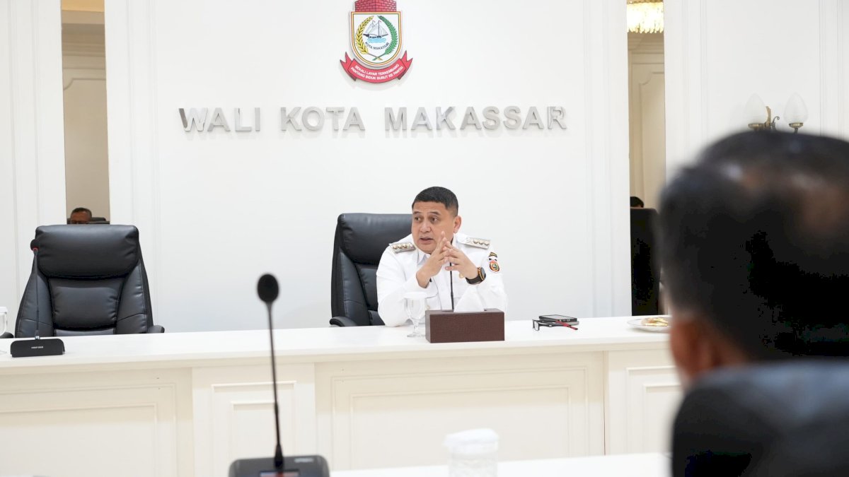Wali Kota Makassar Instruksikan Bapenda Tertibkan Baliho Ilegal, Targetkan Kota Lebih Tertata