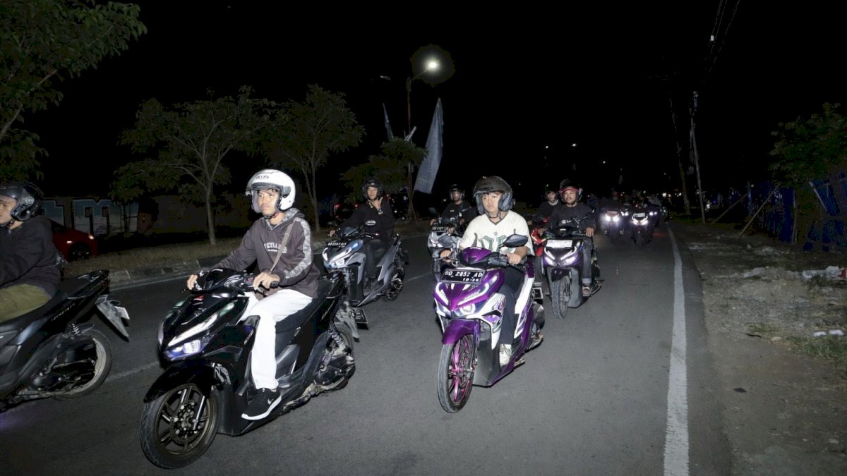 300 Bikers di Makassar Ramaikan Honda Jagoan Community Night Ride