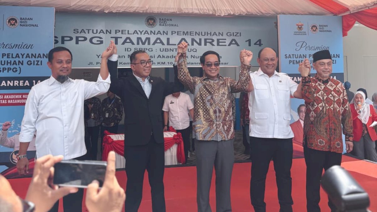 Bos BGN, Tamsil Linrung Hingga Mendiktisaintek Resmikan Dapur MBG di Unhas