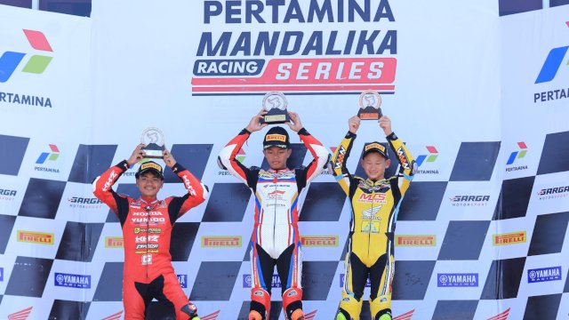 Pembalap Astra Honda Racing Team yang meraih podium di Mandalika Racing Series 2026. Foto: Istimewa.