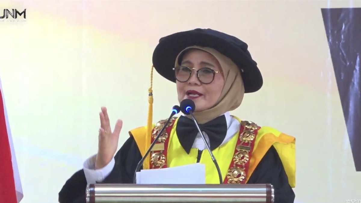 UNM Kukuhkan 1.000 Lulusan, Prof Farida Patittingi Tekankan Kualitas dan Karakter