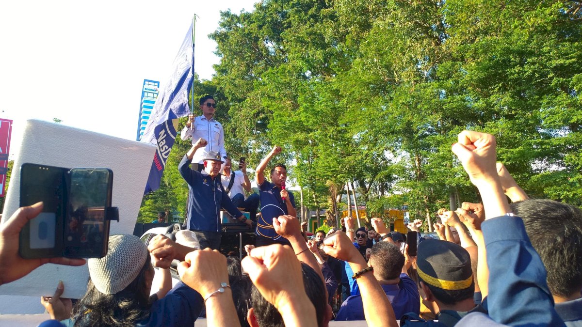 Syaharuddin Alrif Pimpin Aksi Demo Kader NasDem Sulsel, Desak Dewan Pers Tegur Tempo