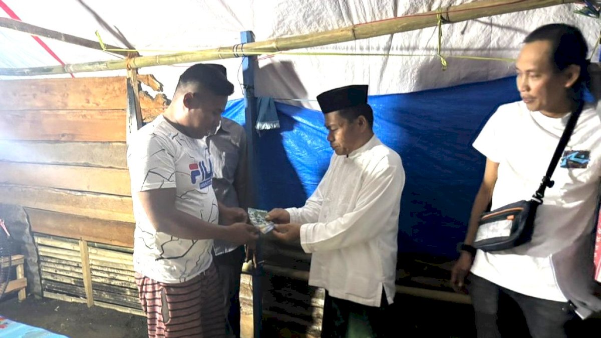 LAZ Hadji Kalla Salurkan Voucer Belanja bagi Korban Kebakaran di Polman