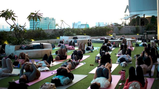 Rooftop NIPAH PARK yang mendukung gaya sehat pengunjung sebagai tempat yoga. Foto: Istimewa.