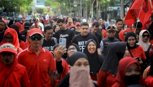 May Day 2026, Wali Kota dan Wakil Wali kota Makassar Fun Walk Bersama Serikat Buruh dan Pekerja