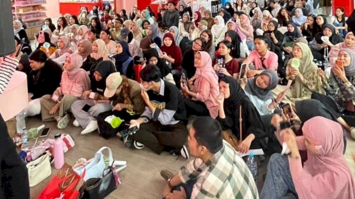 200 Peserta Ramaikan Noraebang Day CitraCosmetic