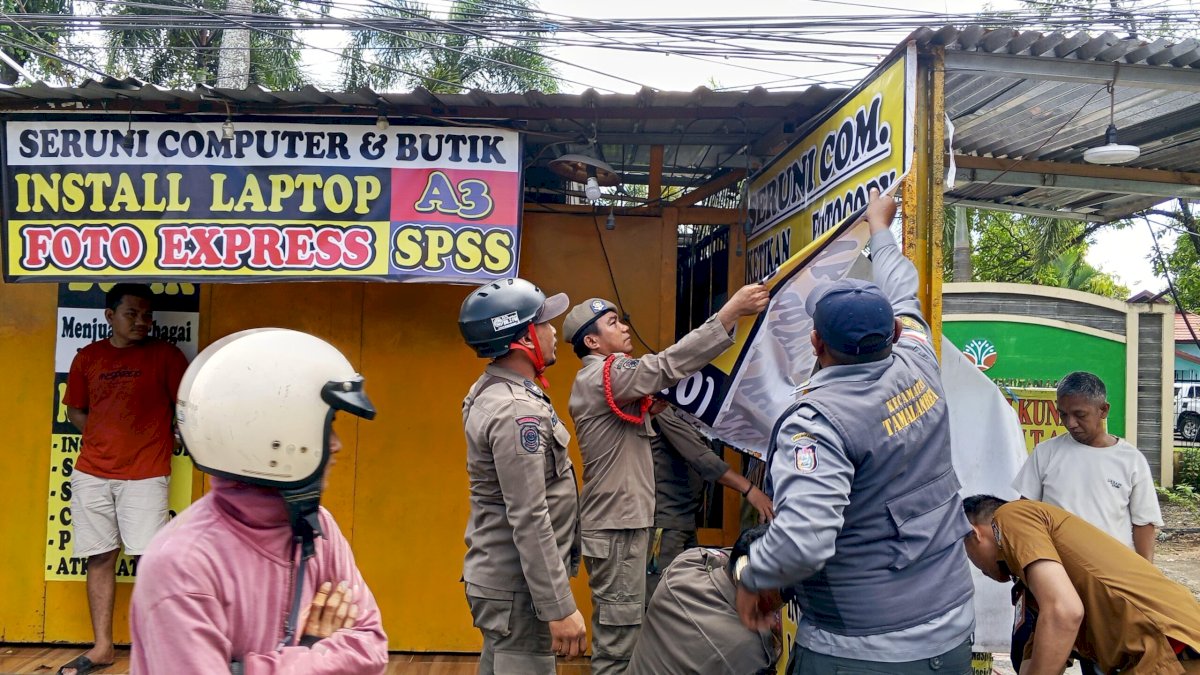 25 PK5 Tamalanrea Bongkar Lapak Secara Mandiri