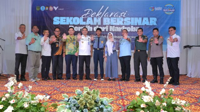 Deklarasi program Sekolah Bersinar PT Vale kerja sama Pemkab Luwu Timur. Foto: Istimewa.