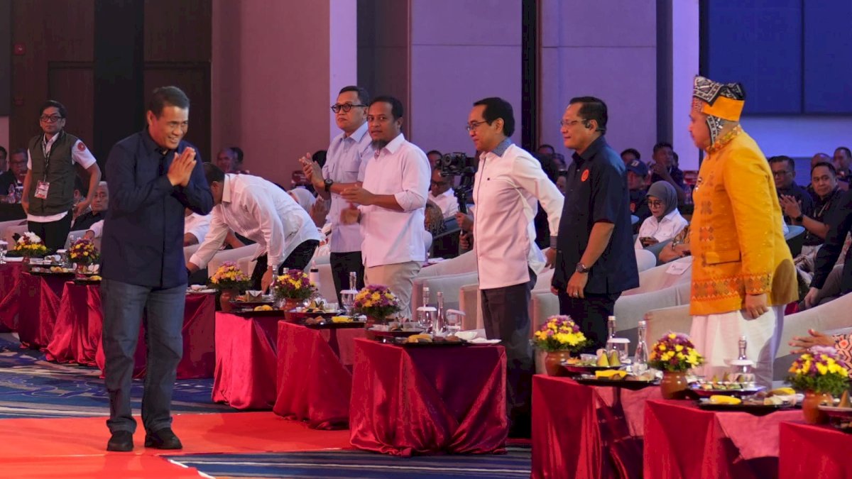 Tak Ada Penantang di Mubes IKA Unhas, Amran Sulaiman: Itu Suatu Kehormatan