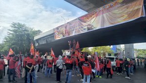 Serikat Buruh Demo di Makassar, Desak Pemerintah Sahkan UU Ketenagakerjaan