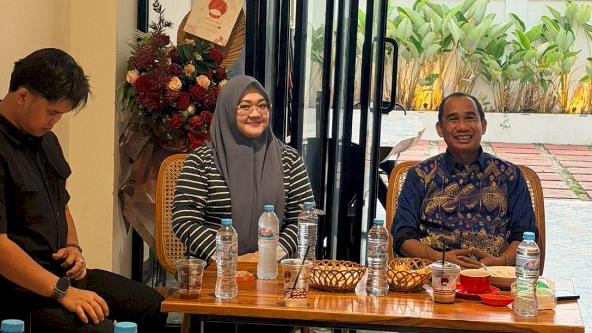 Tak Sengaja Bertemu di Warkop Jeneponto, Rudianto Lallo Beri Support ke Vonny Ameliani