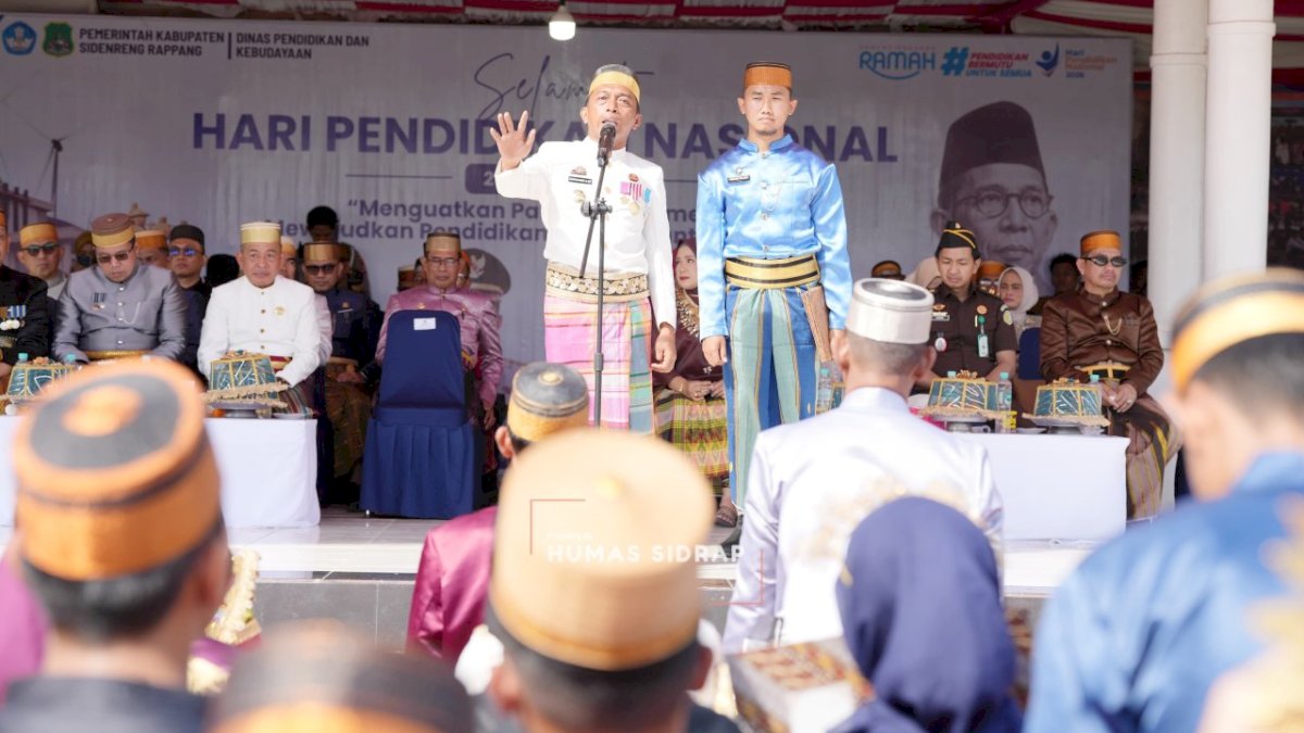 90 Guru dan Pelajar Berprestasi Terima Penghargaan di Hardiknas Sidrap