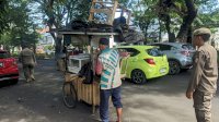Emak-emak PKL Cekcok di Bahu Jalan Hertasning, Camat Panakkukang: Sudah Ditegur