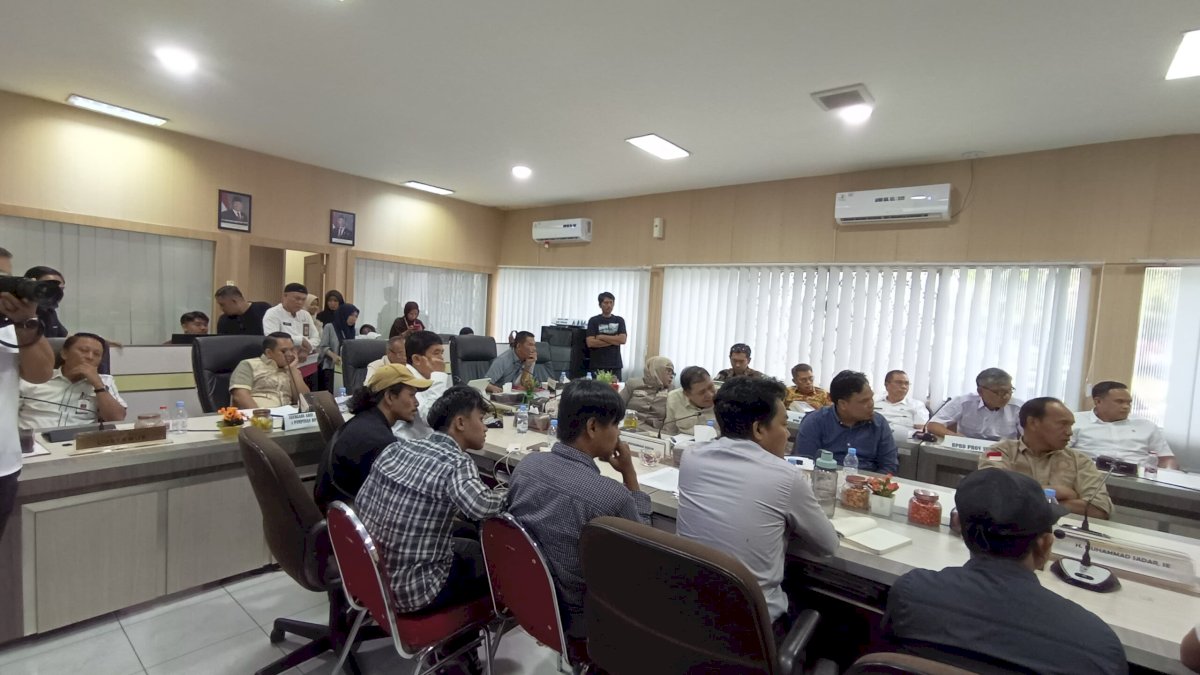 DPRD Sulsel “Kunci” Tambang Emas di Enrekang, Kadir Halid Minta Izin Dievaluasi dan Aktivitas Dihentikan