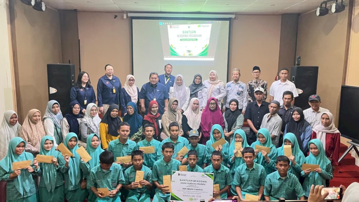 PT Pegadaian Kanwil VI Sulselbarra Maluku Beri Beasiswa 20 Siswa Berprestasi di SMK Negeri 2 Maros