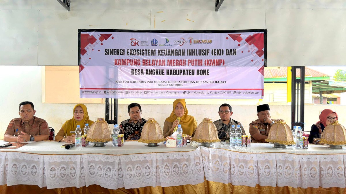 OJK Sulselbar Edukasi Keuangan Nelayan Desa Angkue Bone