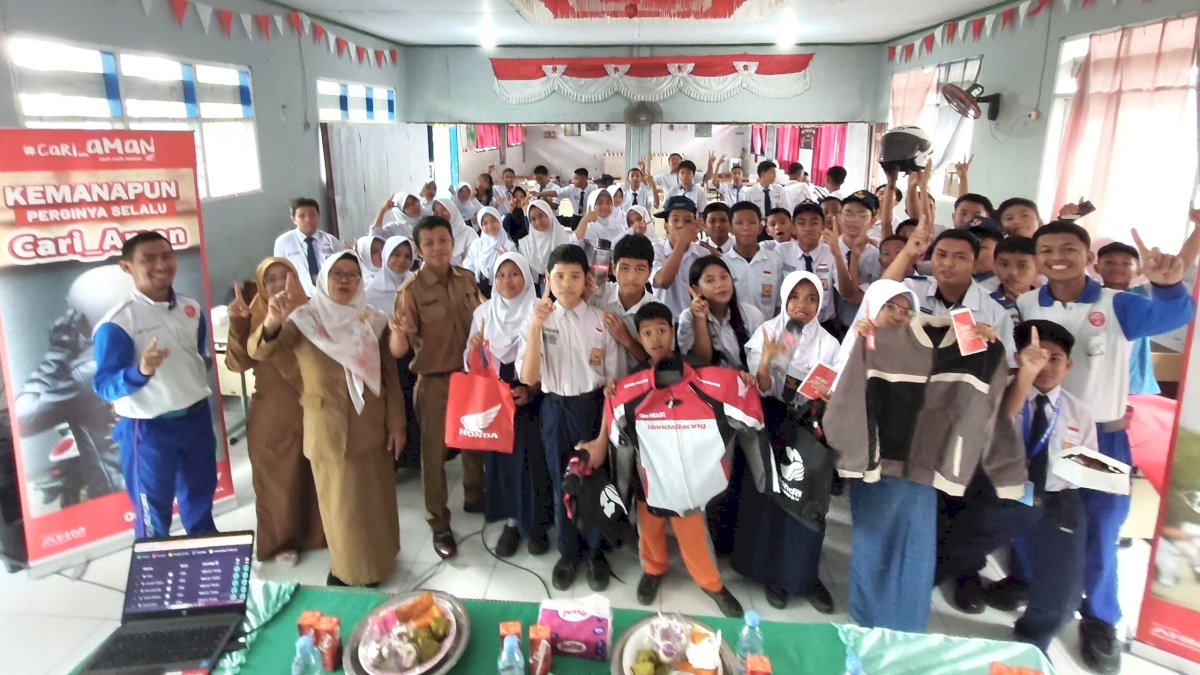 Asmo Sulsel Bersama Polrestabes Makassar Edukasi Safety Riding Siswa SMKN 40 Makassar