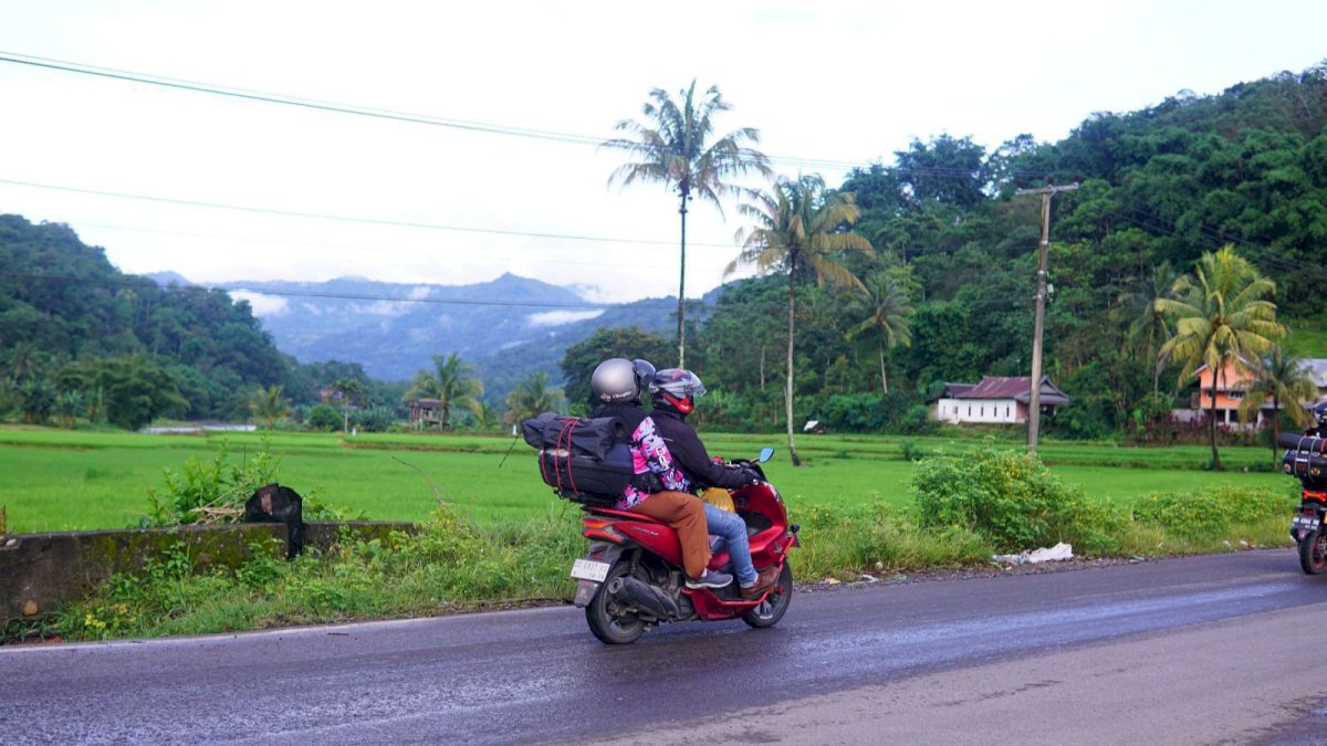 Asmo Sulsel Bagikan Tips Aman Membawa Barang Besar dengan Sepeda Motor