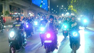Asmo Sulsel Ajak 300 Komunitas Scoopy Touring Malam Sambil Kampanyekan #Cari_Aman