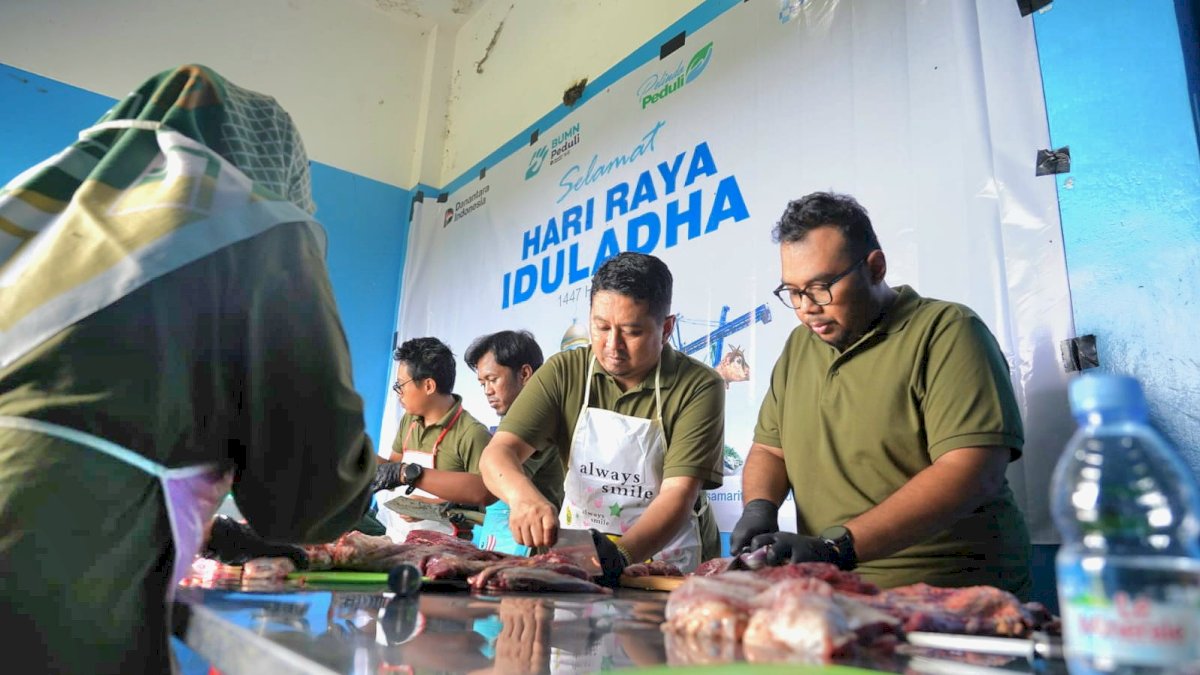Pelindo Jasa Maritim Berbagi Kurban, Salurkan 23 Sapi dan 7 Kambing di 13 Provinsi